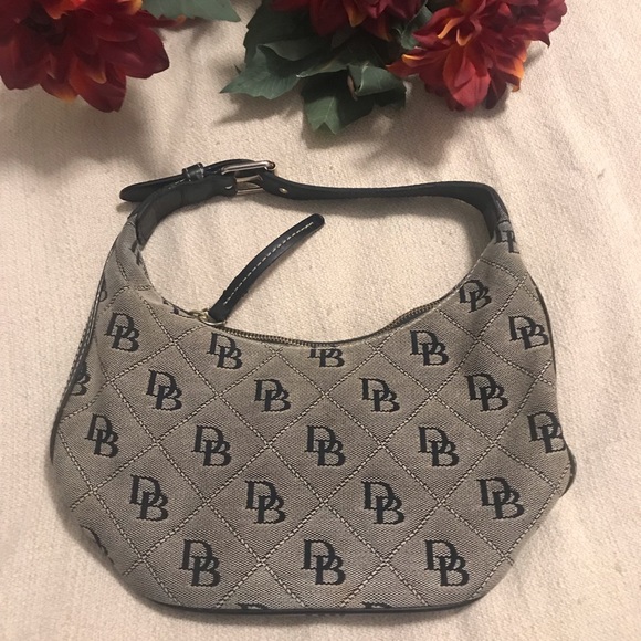 Dooney & Bourke Handbags - Dooney & Bourke small handbag